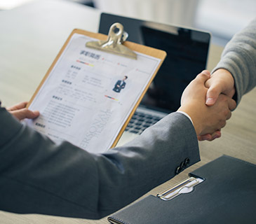 完善就業(yè)服務(wù)，助你進(jìn)入好企業(yè)
