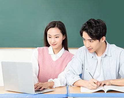 完善課程體系，穩(wěn)步提升實(shí)力