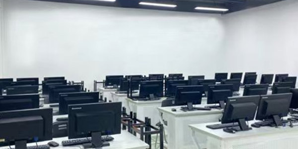 電腦室