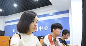 學員上課