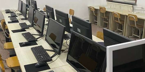 課室