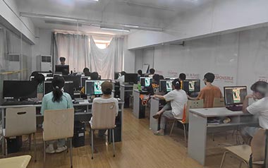 課室