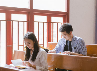 高校環(huán)境藝術專業(yè)學生
