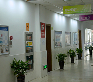 學(xué)校走廊