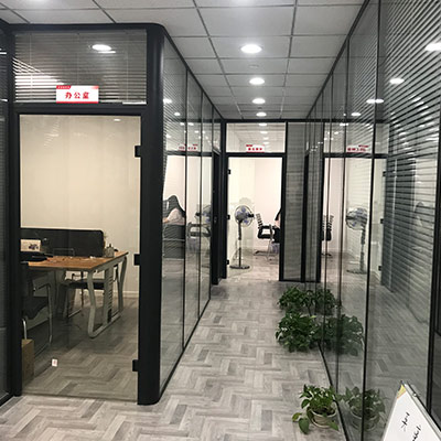 學(xué)校走廊