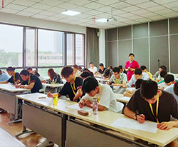 學員測試