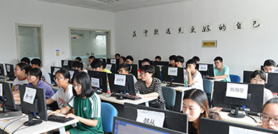 學(xué)員上課