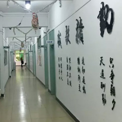學(xué)校走廊