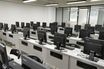 電腦室